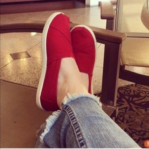 Red Canvas TOMS Youth Classics